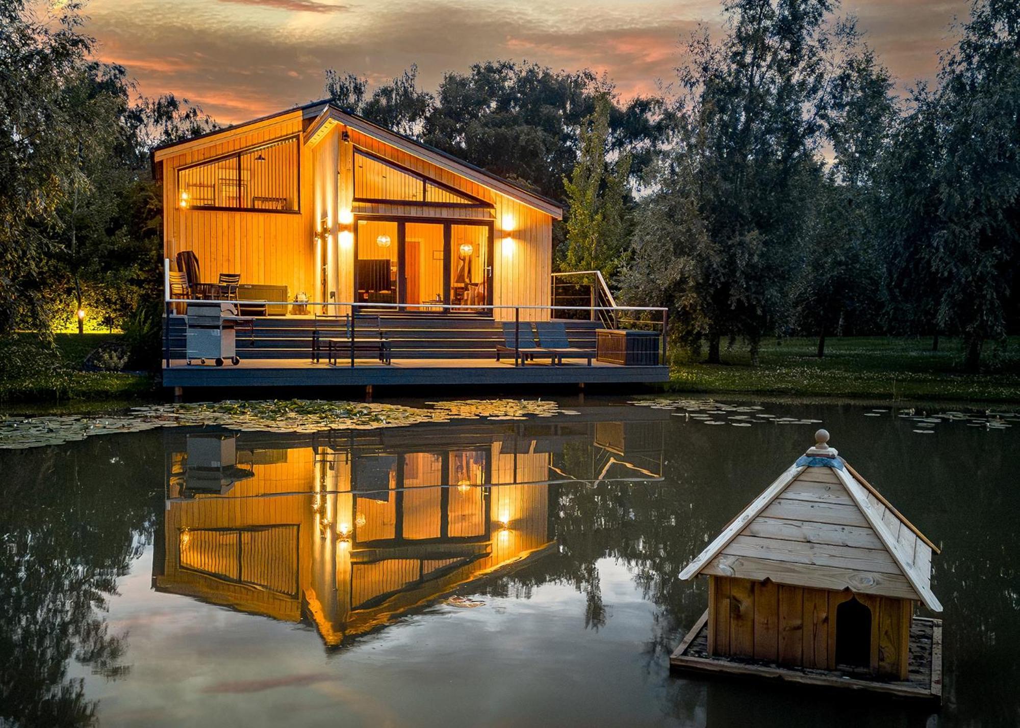 Woad Mill Lakeside Lodges 보스턴 외부 사진